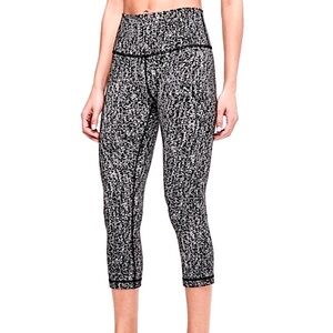 Lululemon Wunder Under Crop, High Rise, Size 6